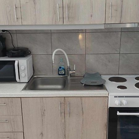 شقة Anezinas Place بيريسا المظهر الخارجي الصورة