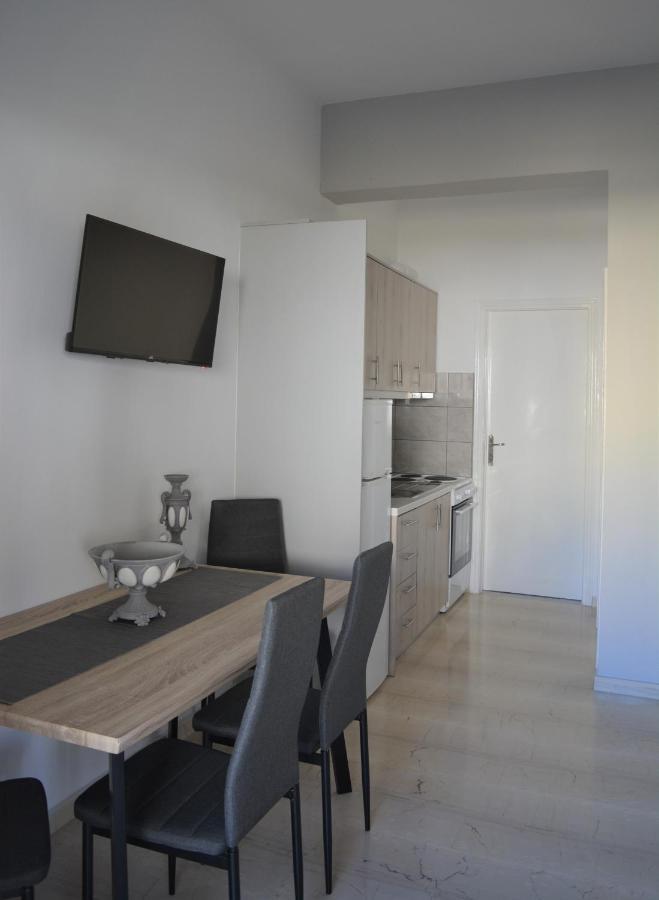 شقة Anezinas Place بيريسا المظهر الخارجي الصورة