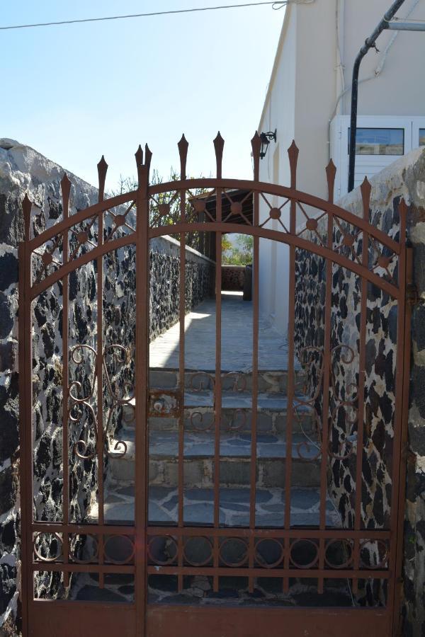 شقة Anezinas Place بيريسا المظهر الخارجي الصورة