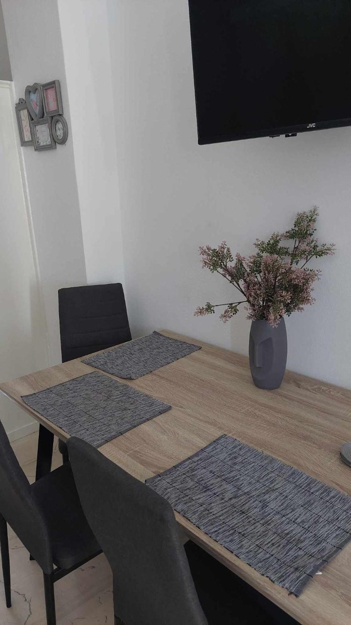 شقة Anezinas Place بيريسا المظهر الخارجي الصورة